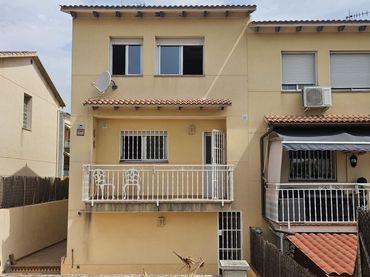 Maison mitoyenne avec jardin à vendre à Calafell Poble