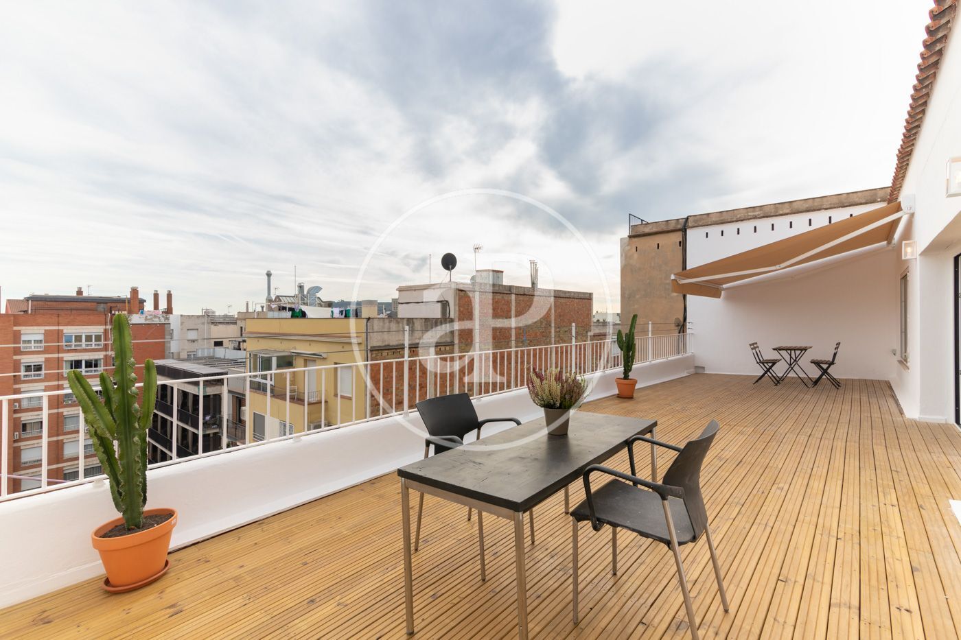 Terrace of Flat to rent in  Barcelona Capital  with Air Conditioner, Heating and Terrace