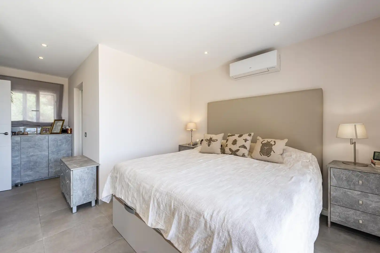 Habitación de Apartamento en venta en Benahavís con Aire acondicionado, Calefacción y Jardín privado