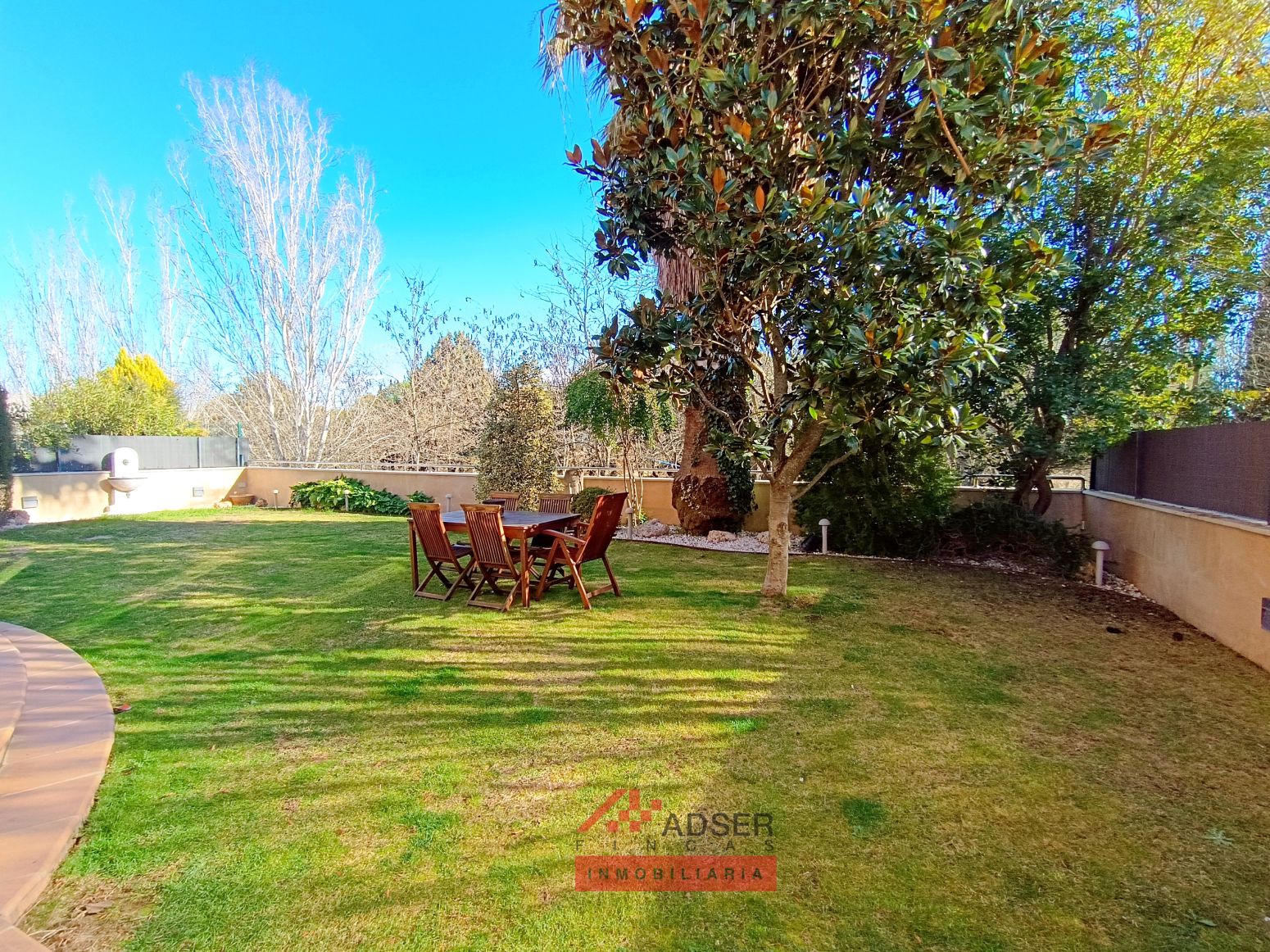 Jardí de Casa o xalet en venda en Lardero amb Aire condicionat, Calefacció i Jardí privat