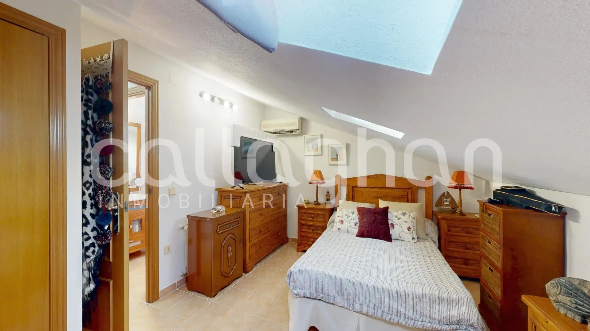 Schlafzimmer von Einfamilien-Reihenhaus zum Verkauf in Canet d'En Berenguer mit Klimaanlage, Heizung und Privatgarten