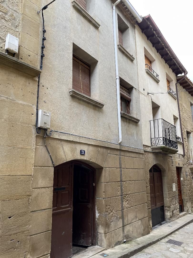 Casa adosada en venda a Uncastillo