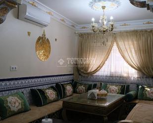 Sala d'estar de Casa adosada en venda en  Sevilla Capital