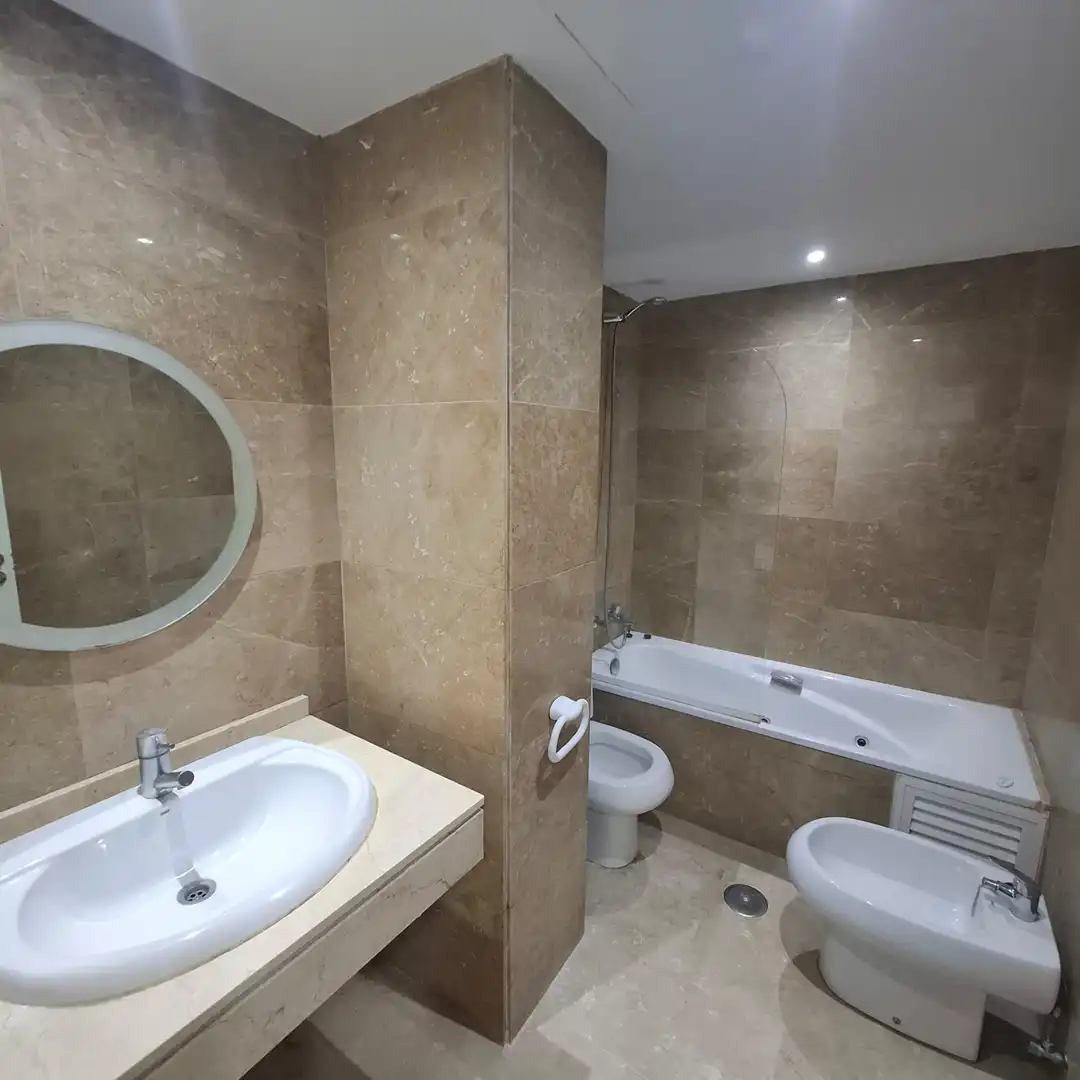 Bany de Apartament en venda en Manilva amb Aire condicionat, Calefacció i Terrassa