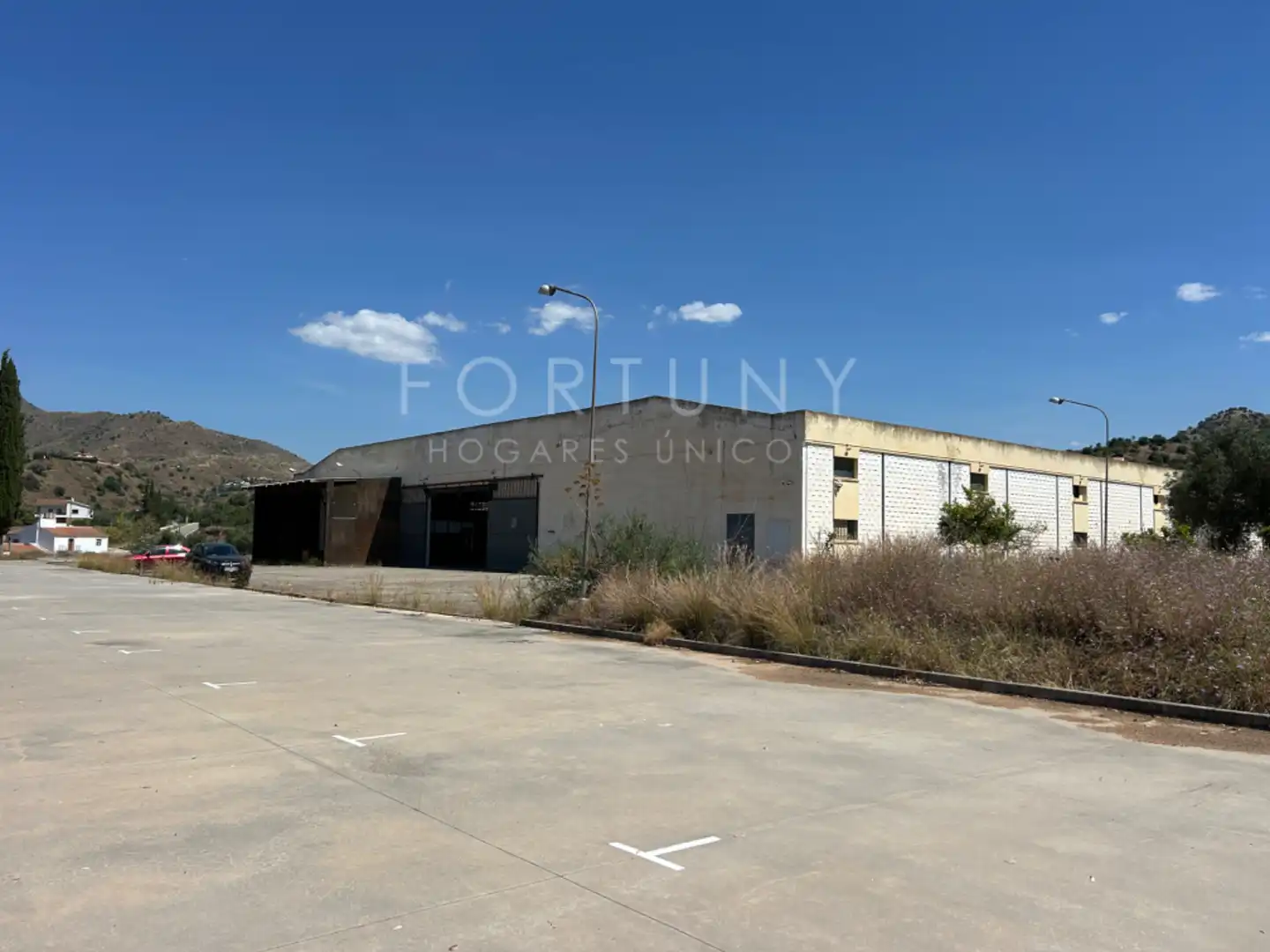 Vista exterior de Nave industrial en venta en Málaga