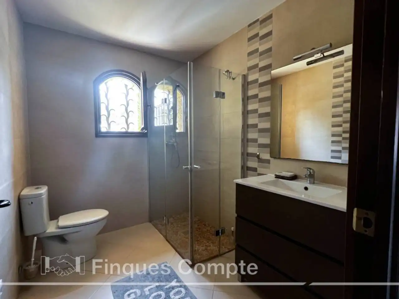 Baño de Casa o chalet en venta en Roda de Berà con Jardín privado, Terraza y Piscina