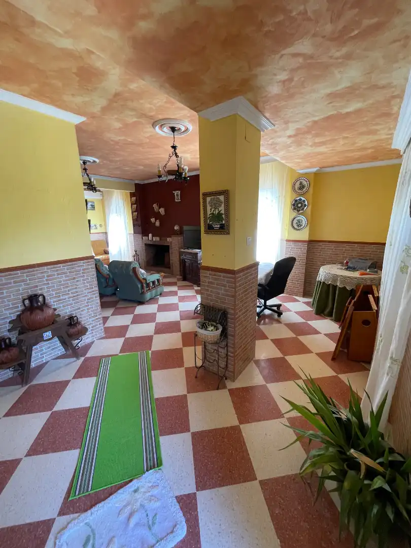 Country homes for sale in Cantillana