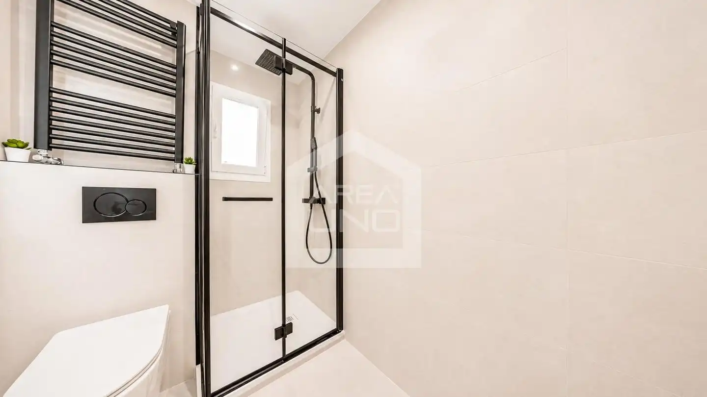 Badezimmer von Wohnung zum Verkauf in Alcorcón mit Klimaanlage, Heizung und Terrasse