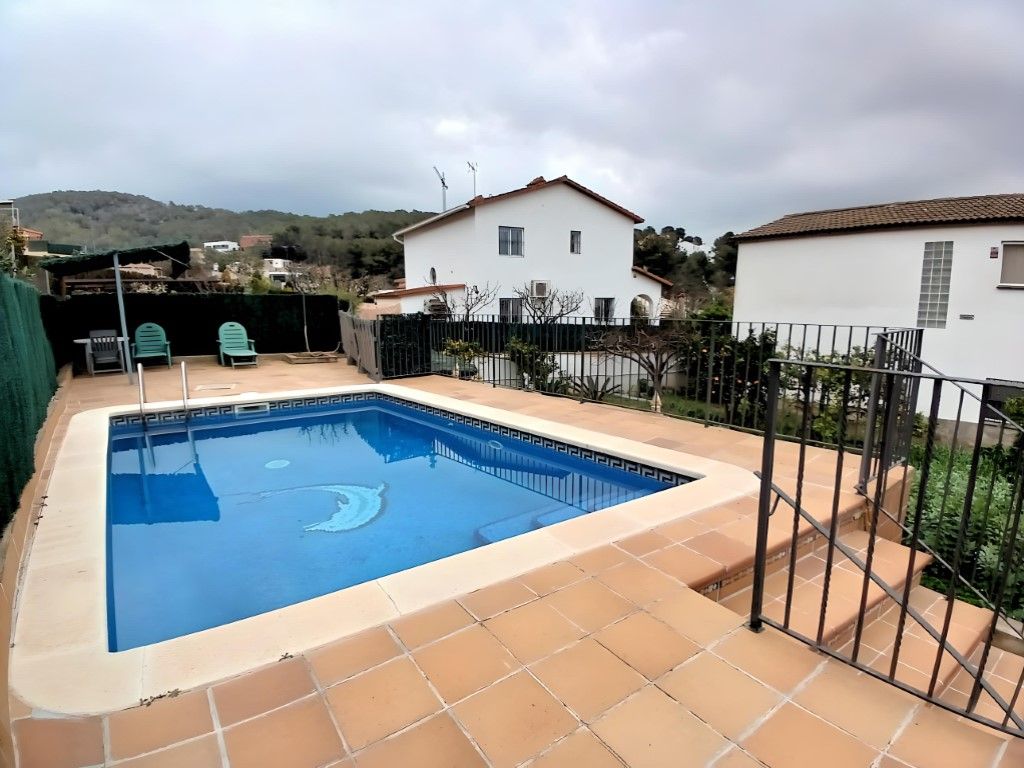 Swimming pool of House or chalet for sale in Sant Pere de Ribes  with Furnished