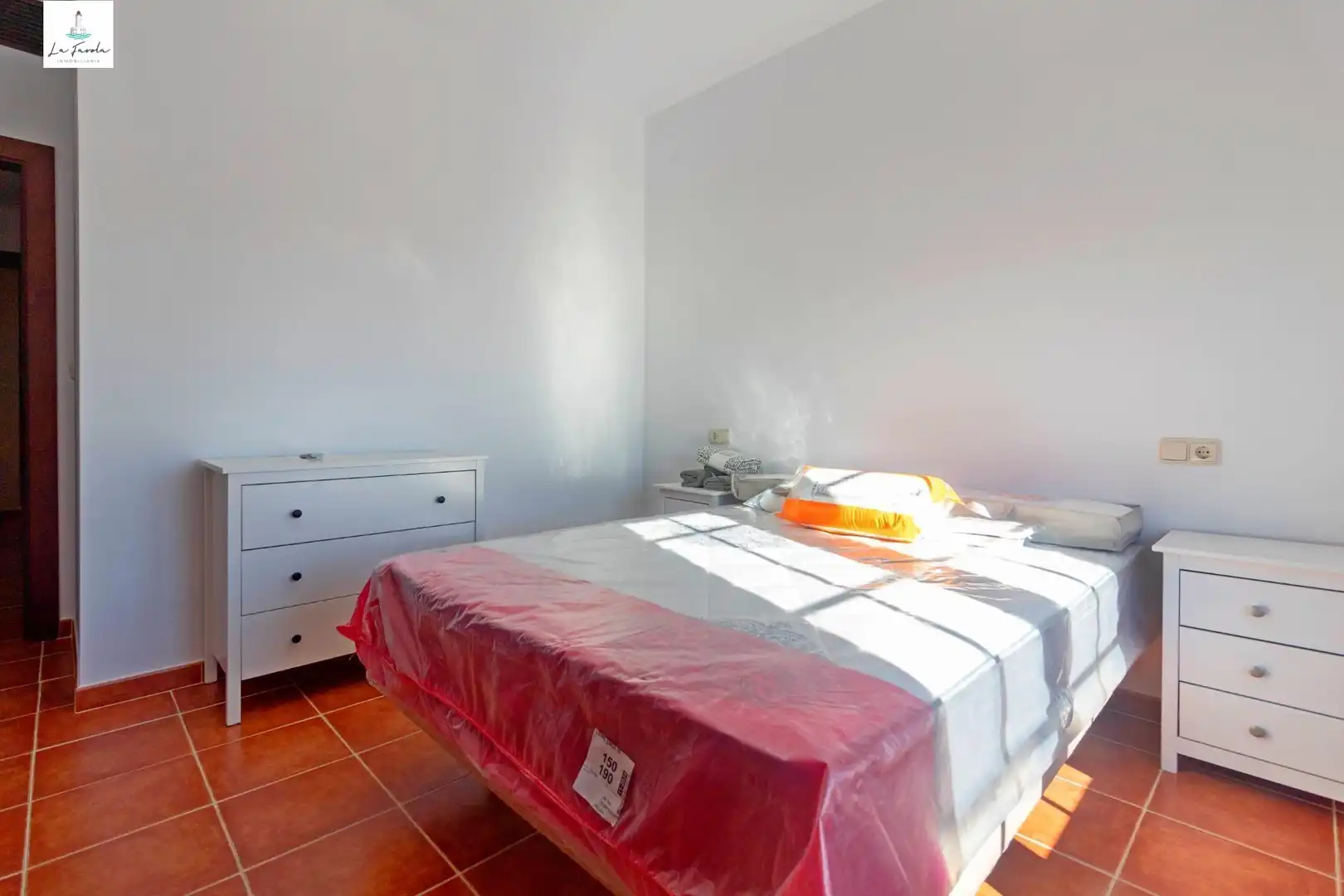 Dormitori de Casa adosada de lloguer en Archidona amb Aire condicionat, Terrassa i Moblat