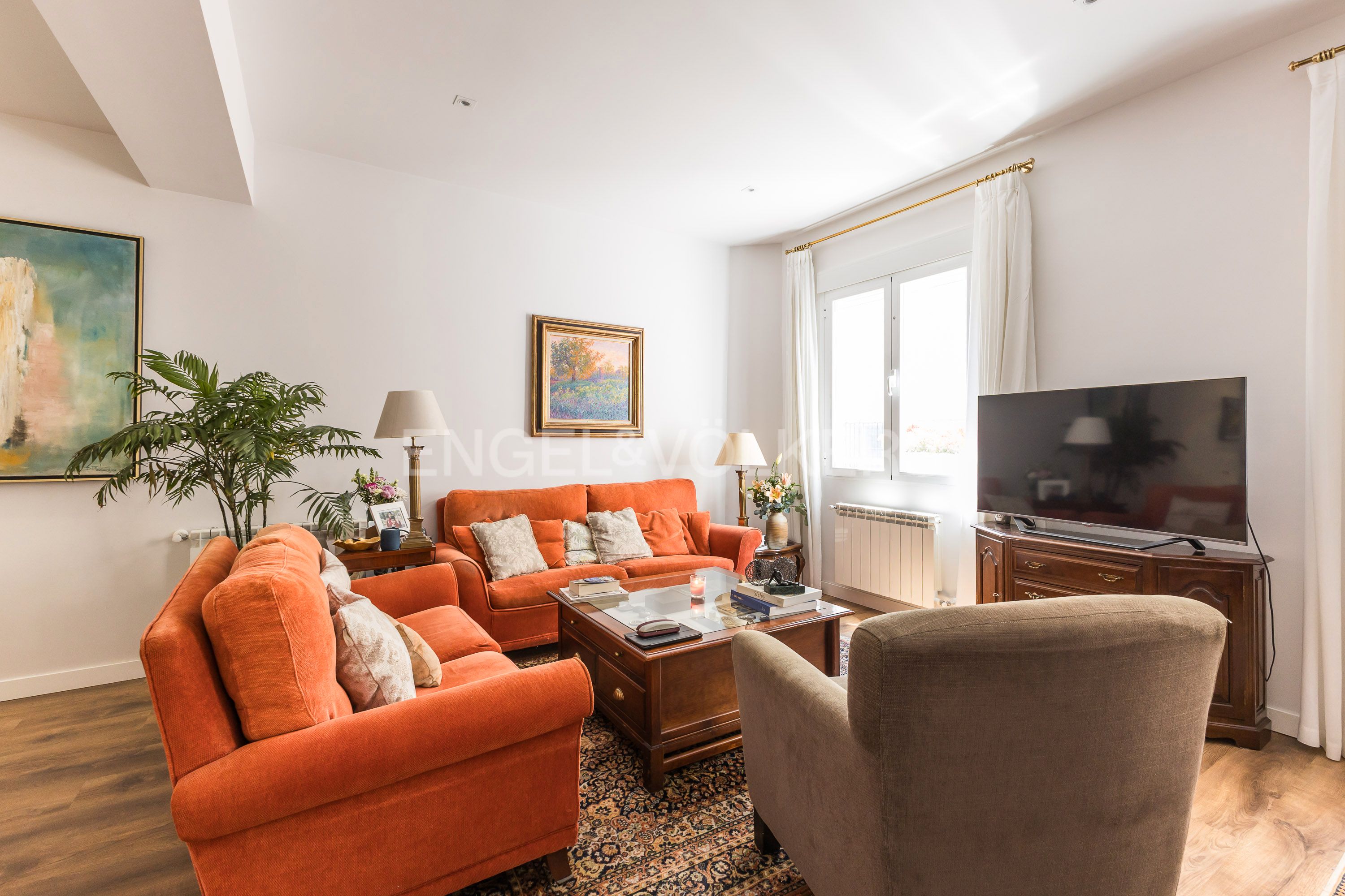 Living room of Apartment for sale in  Madrid Capital  with Air Conditioner and Heating