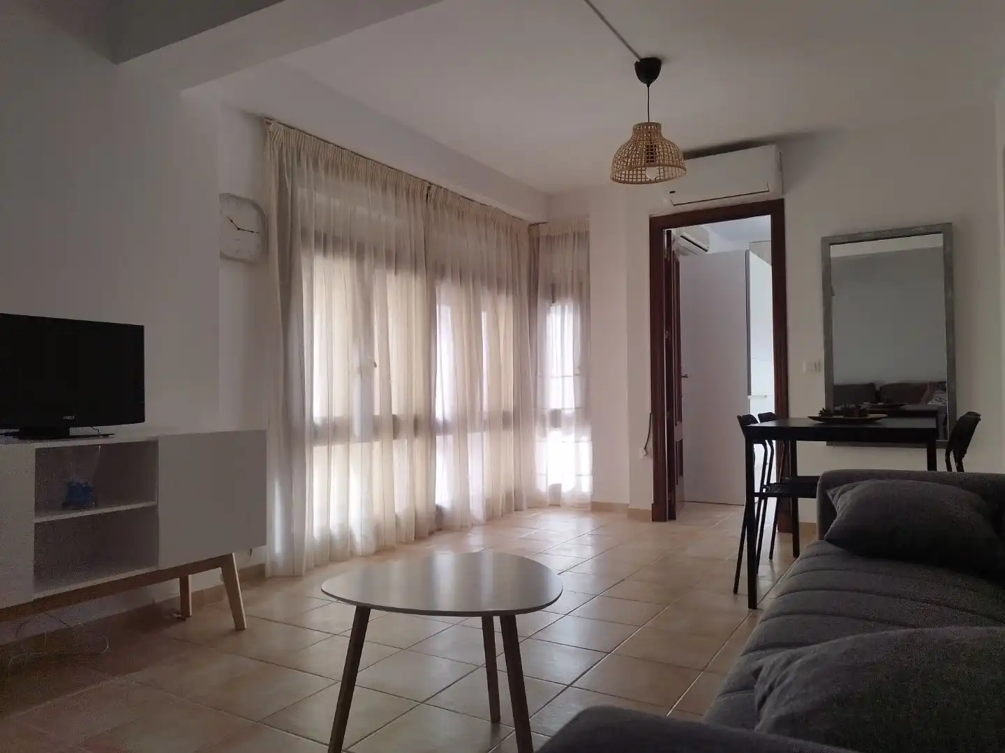Wohnzimmer von Wohnung zur Miete in Puerto Real mit Klimaanlage und Balkon