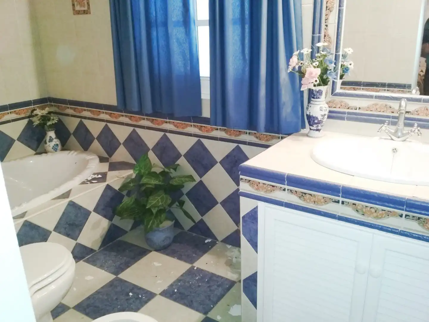 Baño de Casa o chalet de alquiler en Sanlúcar de Barrameda con Aire acondicionado, Calefacción y Jardín privado