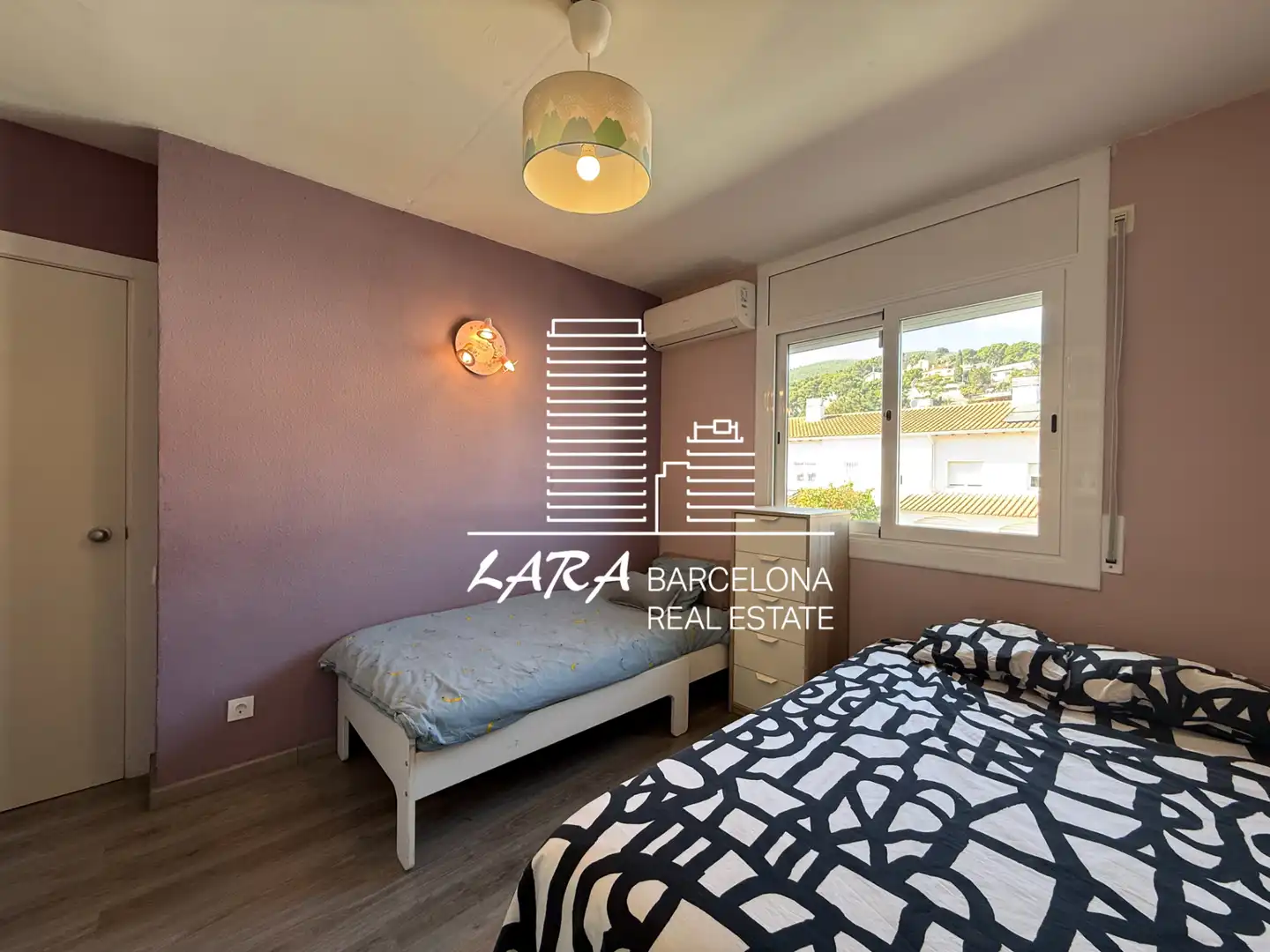 Dormitori de Casa adosada en venda en Castelldefels amb Aire condicionat, Jardí privat i Terrassa