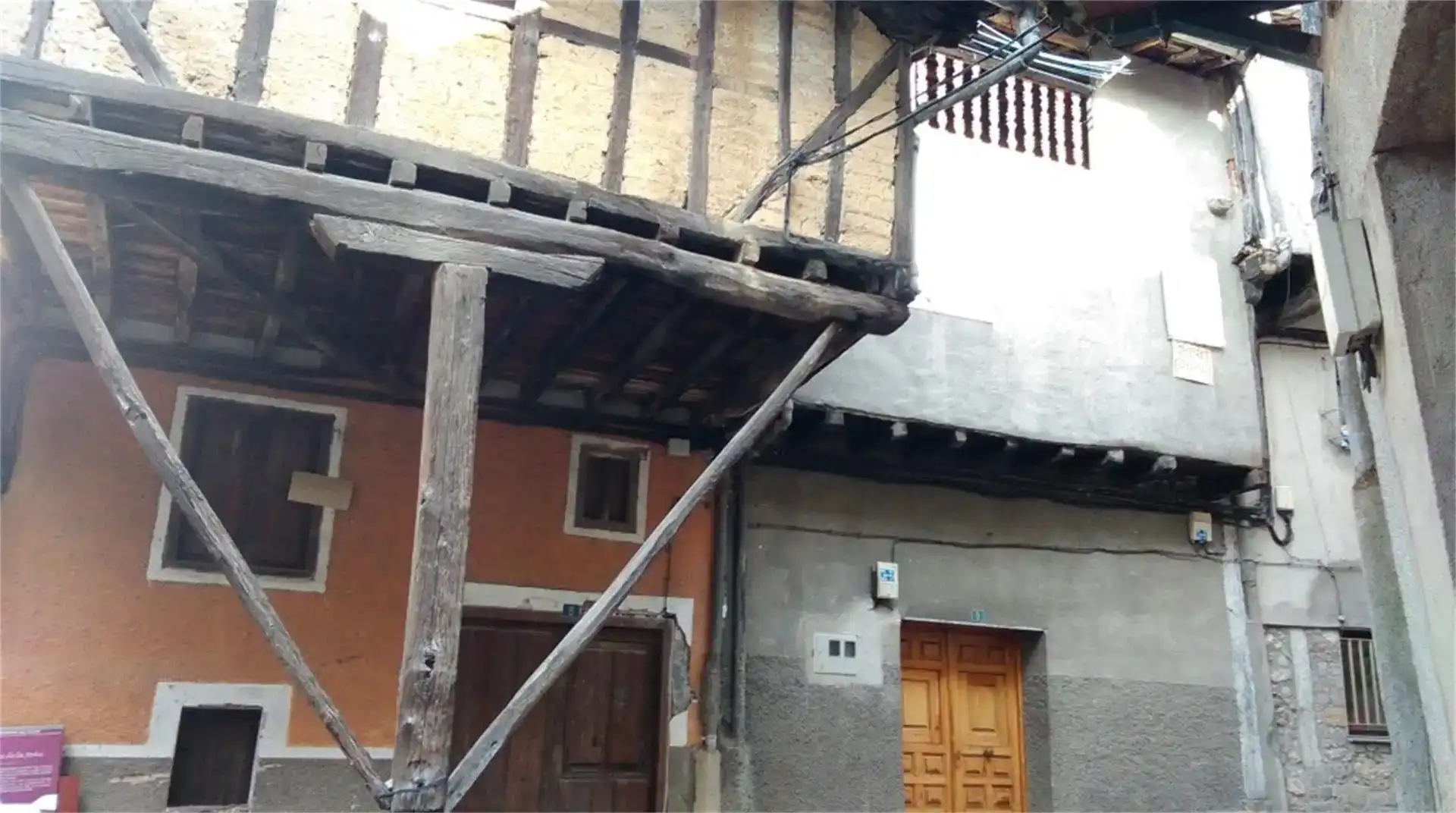 Vista exterior de Piso en venta en Garganta la Olla con Trastero y Balcón