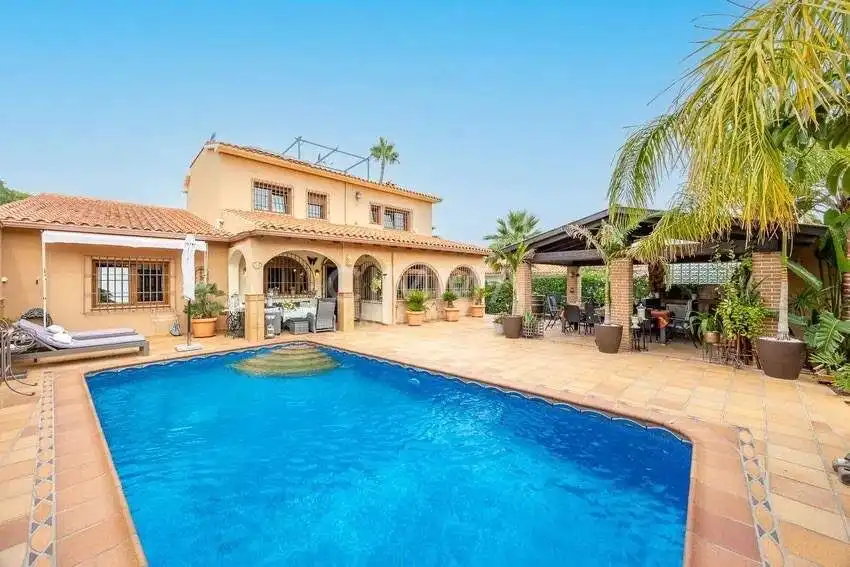 Piscina de Casa o chalet en venta en La Nucia con Aire acondicionado, Calefacción y Jardín privado