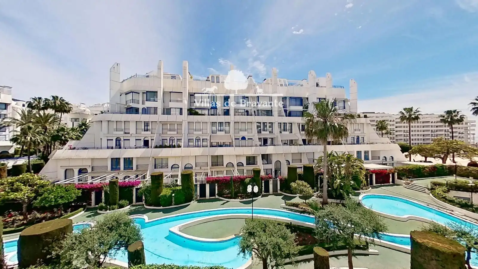 Vista exterior de Dúplex en venta en Marbella con Aire acondicionado, Calefacción y Parquet