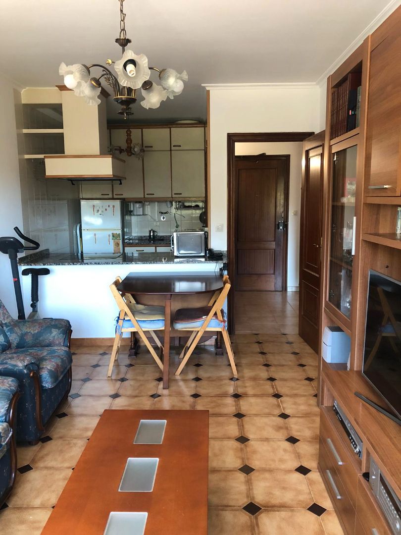 Cuina de Apartament en venda en Santiago de Compostela  amb Calefacció i Moblat