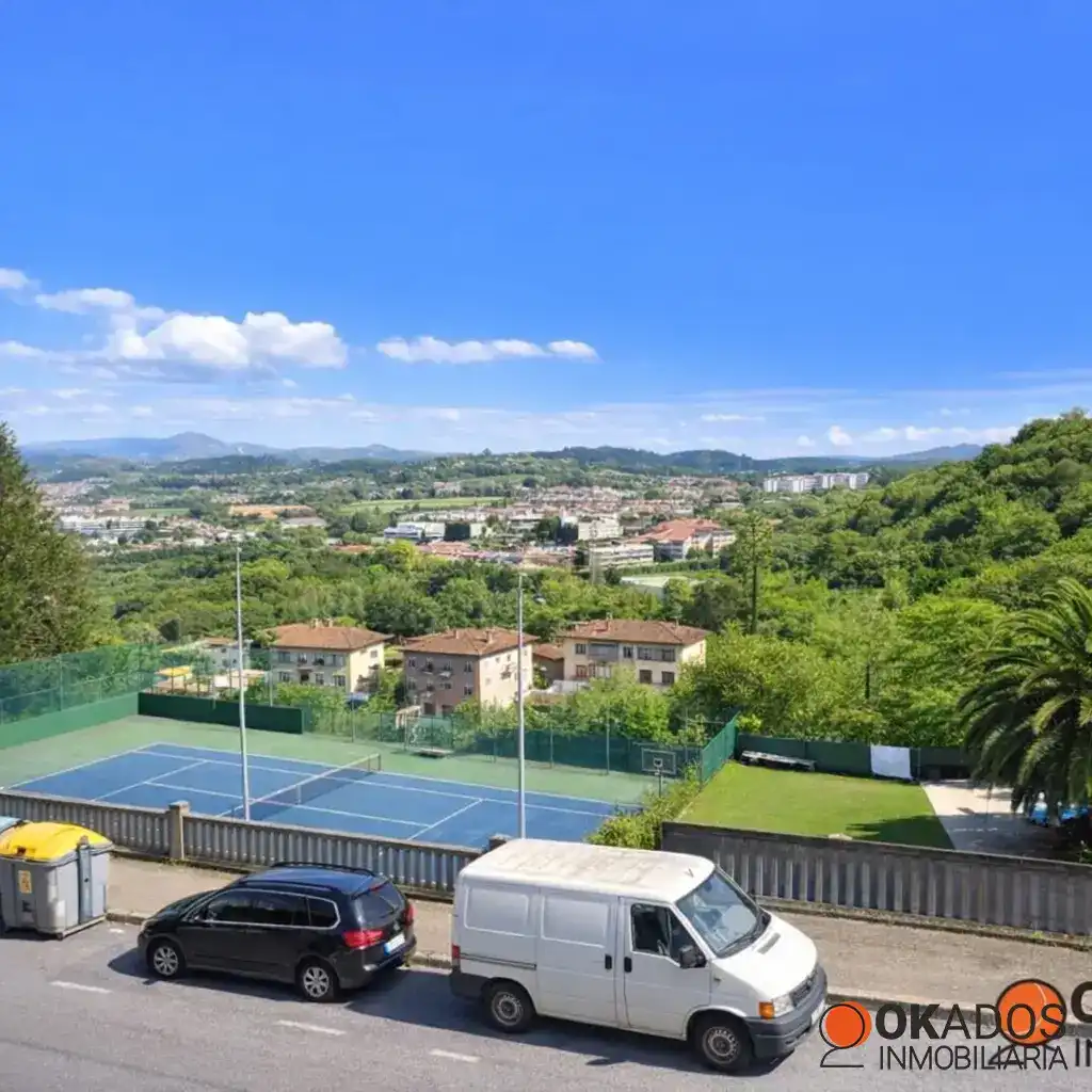 Vista exterior de Pis en venda en Donostia - San Sebastián  amb Calefacció, Terrassa i Traster