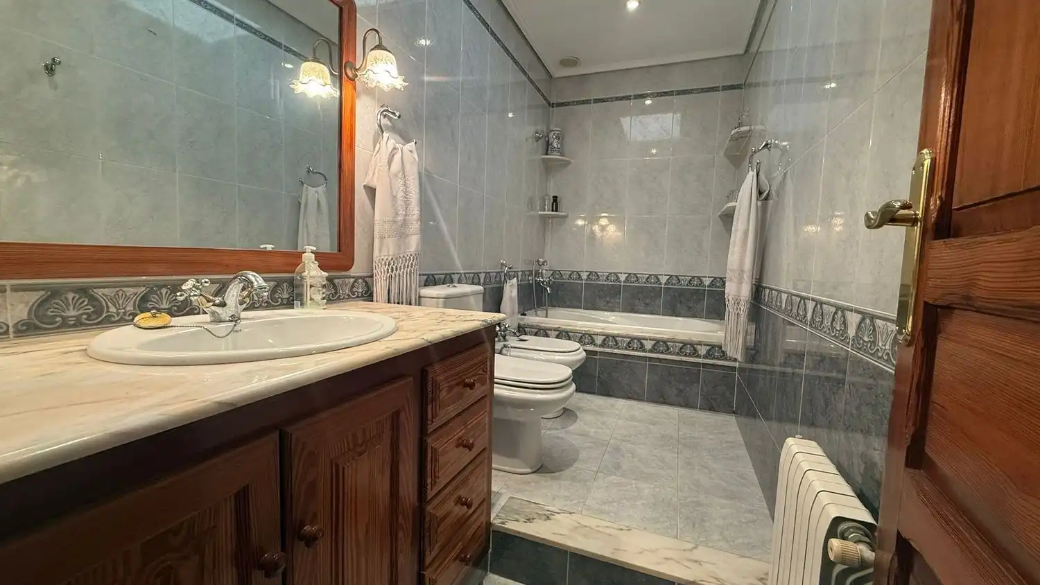 Bany de Casa o xalet en venda en Almazora / Almassora amb Aire condicionat, Terrassa i Traster