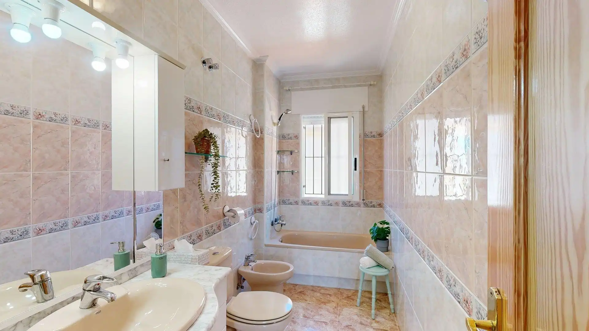 Baño de Casa adosada en venta en Pilar de la Horadada con Jardín privado, Terraza y Balcón