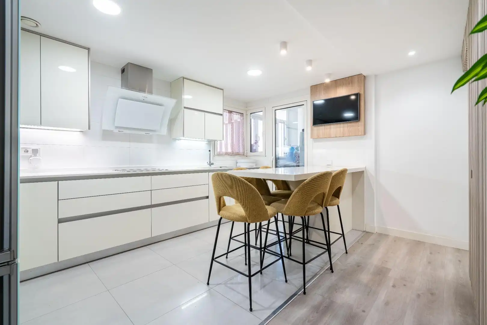 Cocina de Piso en venta en Almería con Aire acondicionado, Calefacción y Jardín privado