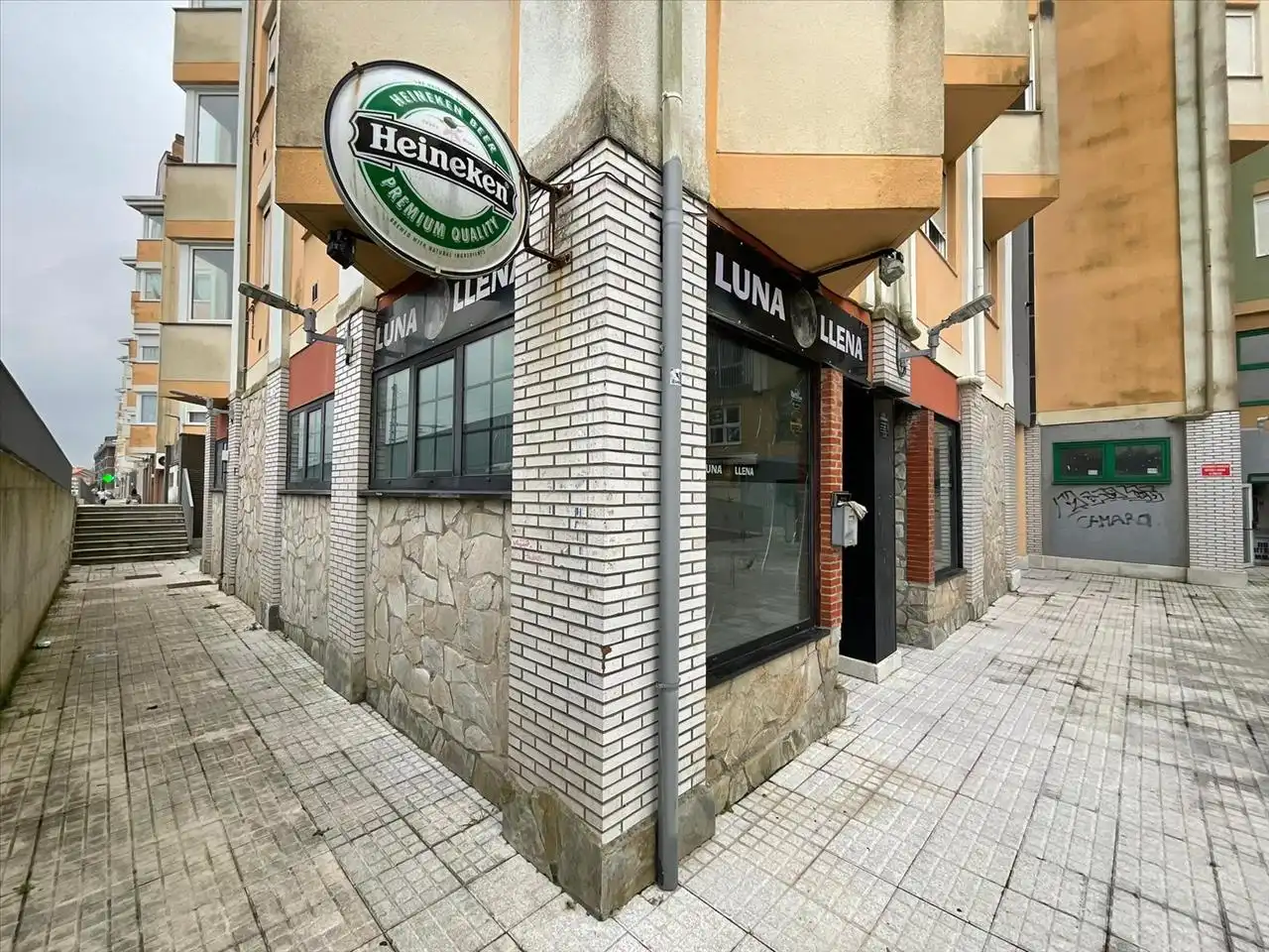 Commercial properties for sale in KRYSTAL PARC.PEÑA ROCIAS URB. BEZANA LAGO UAU-1 C/, Bezana - Prezanes