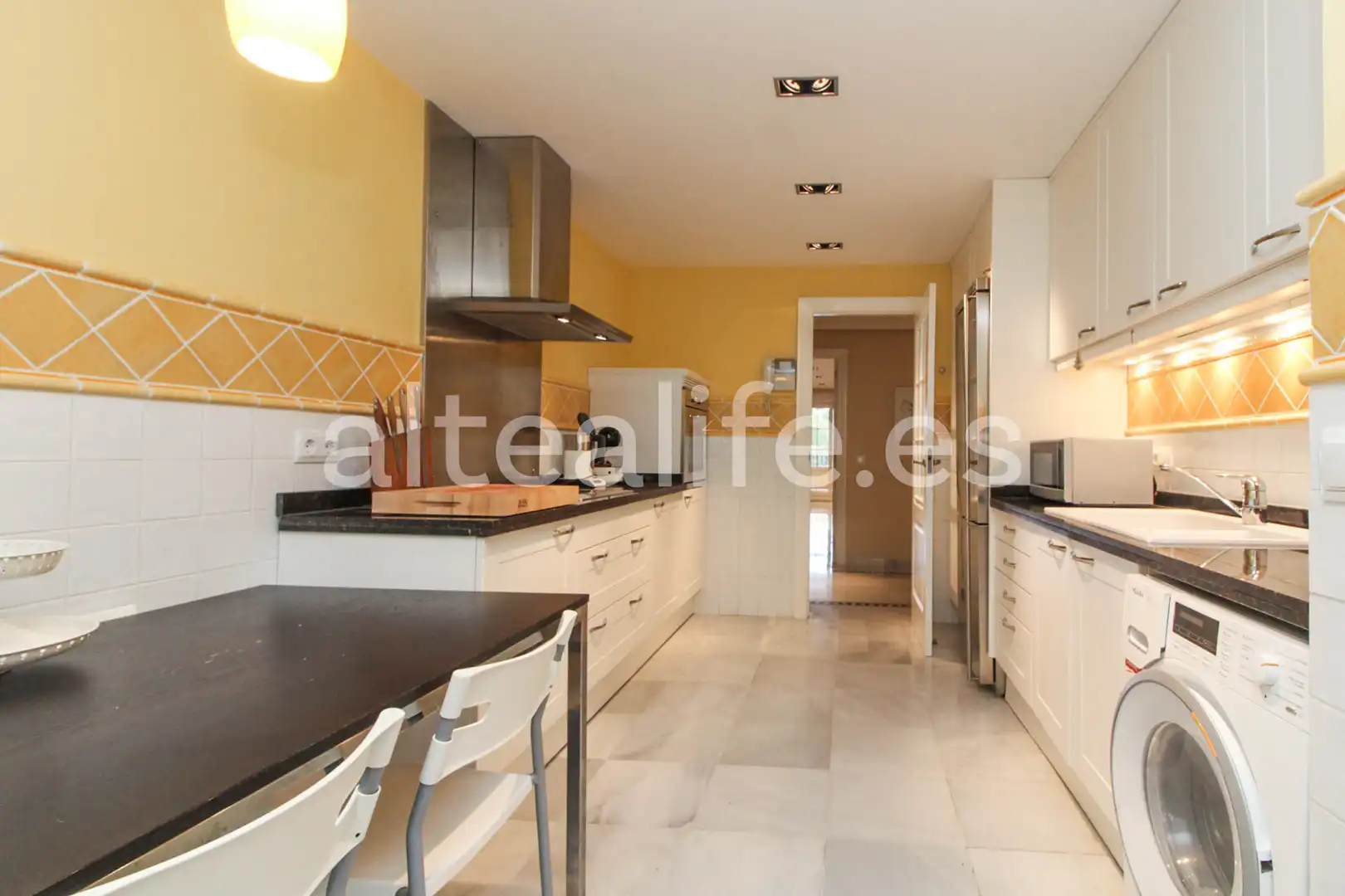Cocina de Apartamento en venta en Altea con Aire acondicionado, Calefacción y Jardín privado
