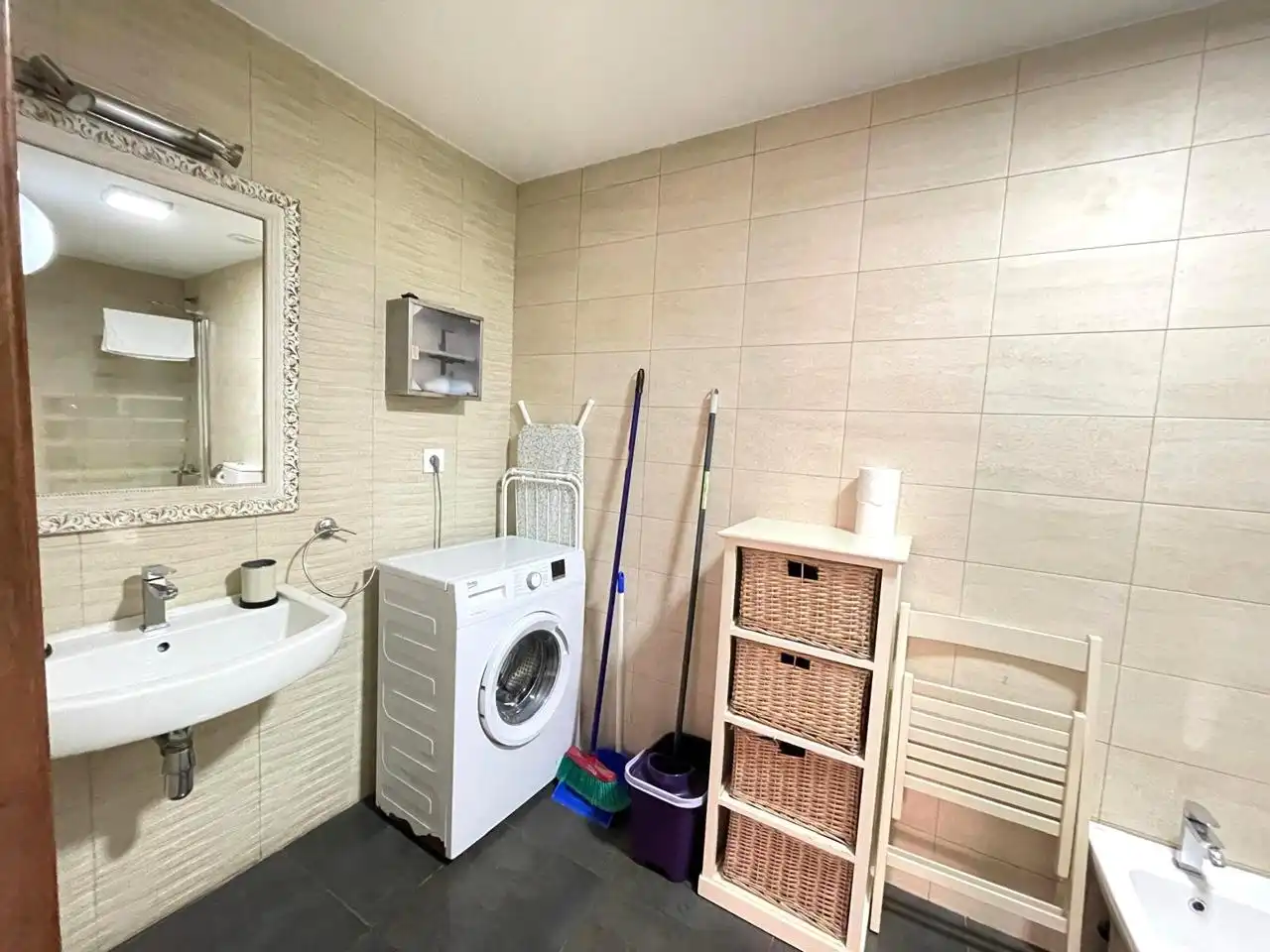 Baño de Planta baja en venta en Cáceres con Amueblado