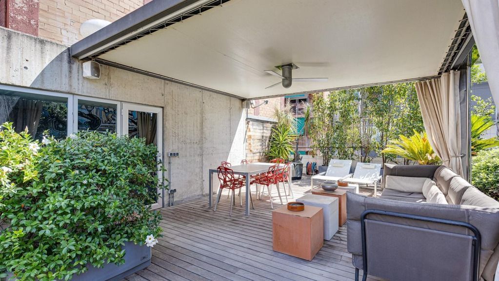 Terrace of Single-family semi-detached for sale in  Barcelona Capital  with Air Conditioner, Heating and Storage room