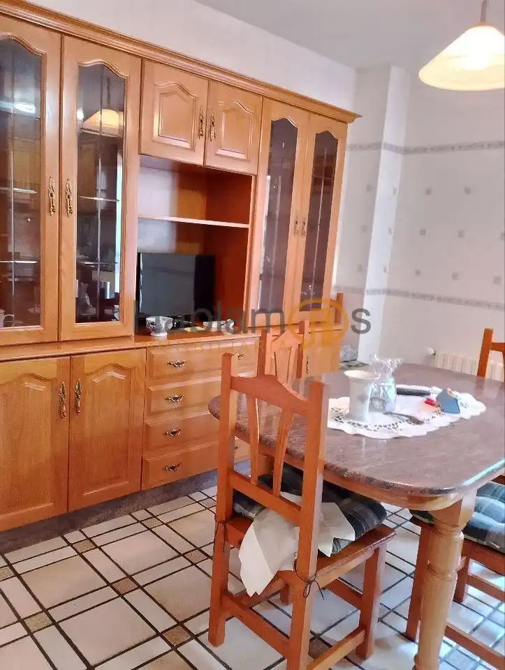 Menjador de Casa o xalet en venda en Vilagarcía de Arousa amb Calefacció, Jardí privat i Terrassa