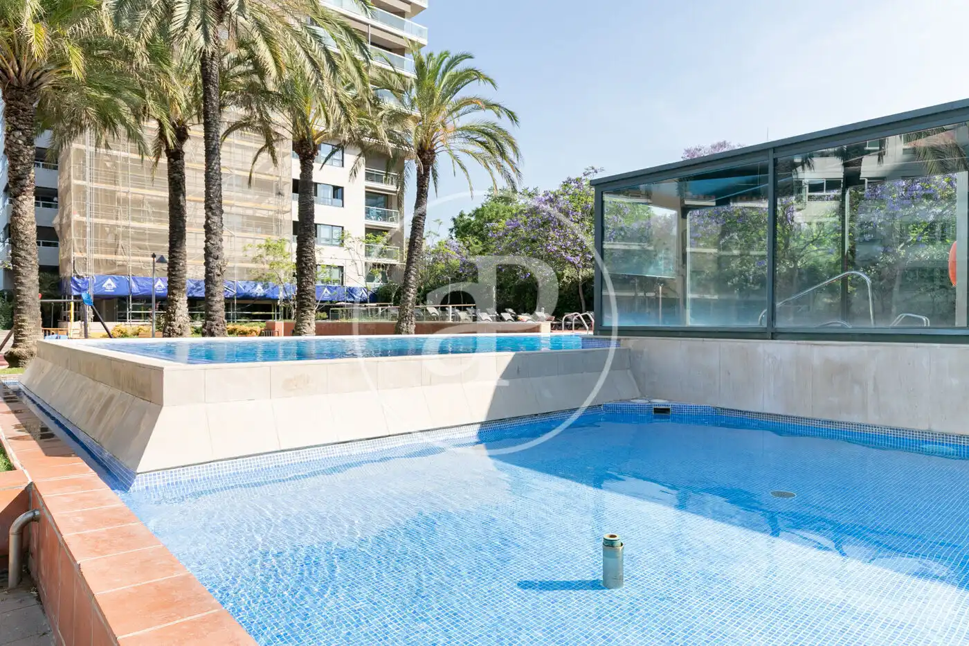 Piscina de Pis en venda en Barcelona amb Aire condicionat, Calefacció i Jardí privat