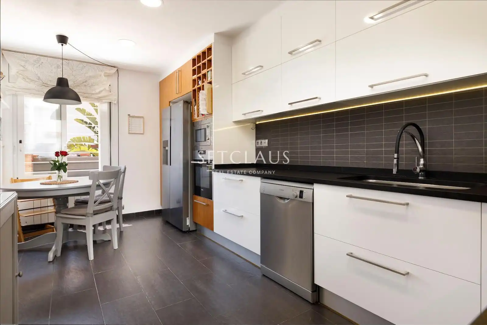 Kitchen of Houses for sale in El Masnou  with Air Conditioner, Heating and Terrace