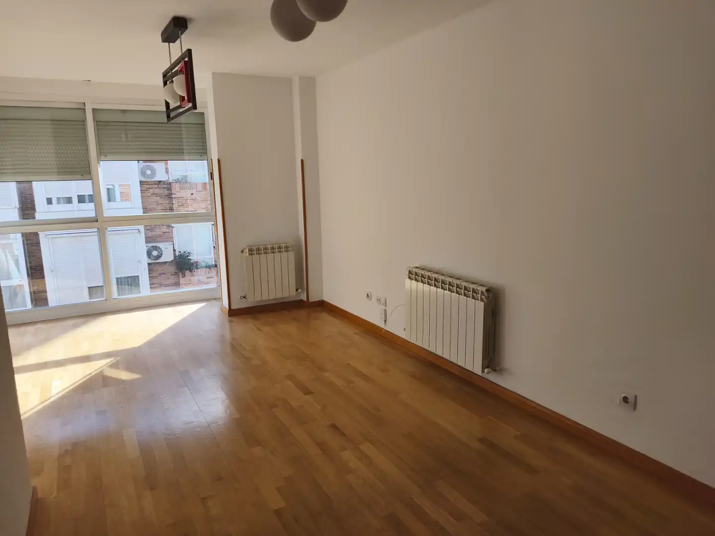 Bedroom of Flat for rent in Madrid  with Air Conditioner, Heating and Private garden