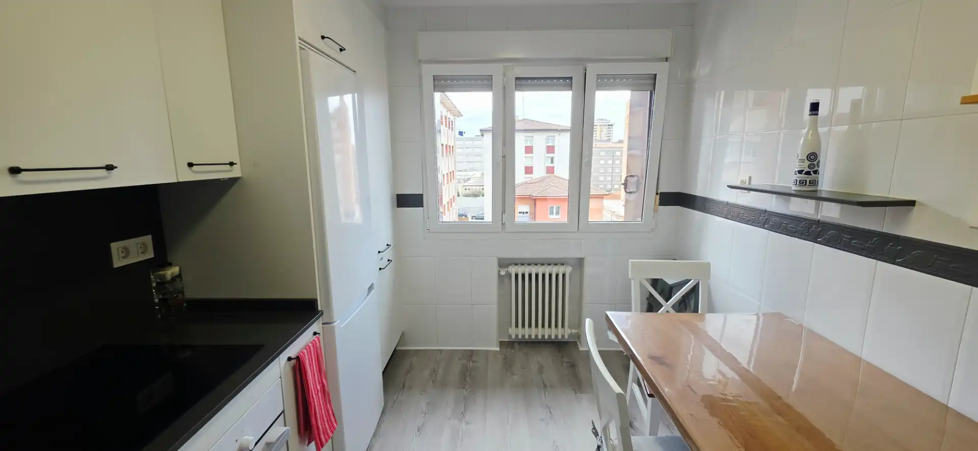 Kitchen of Flat for rent in Gijón   with Heating, Parquet flooring and Furnished