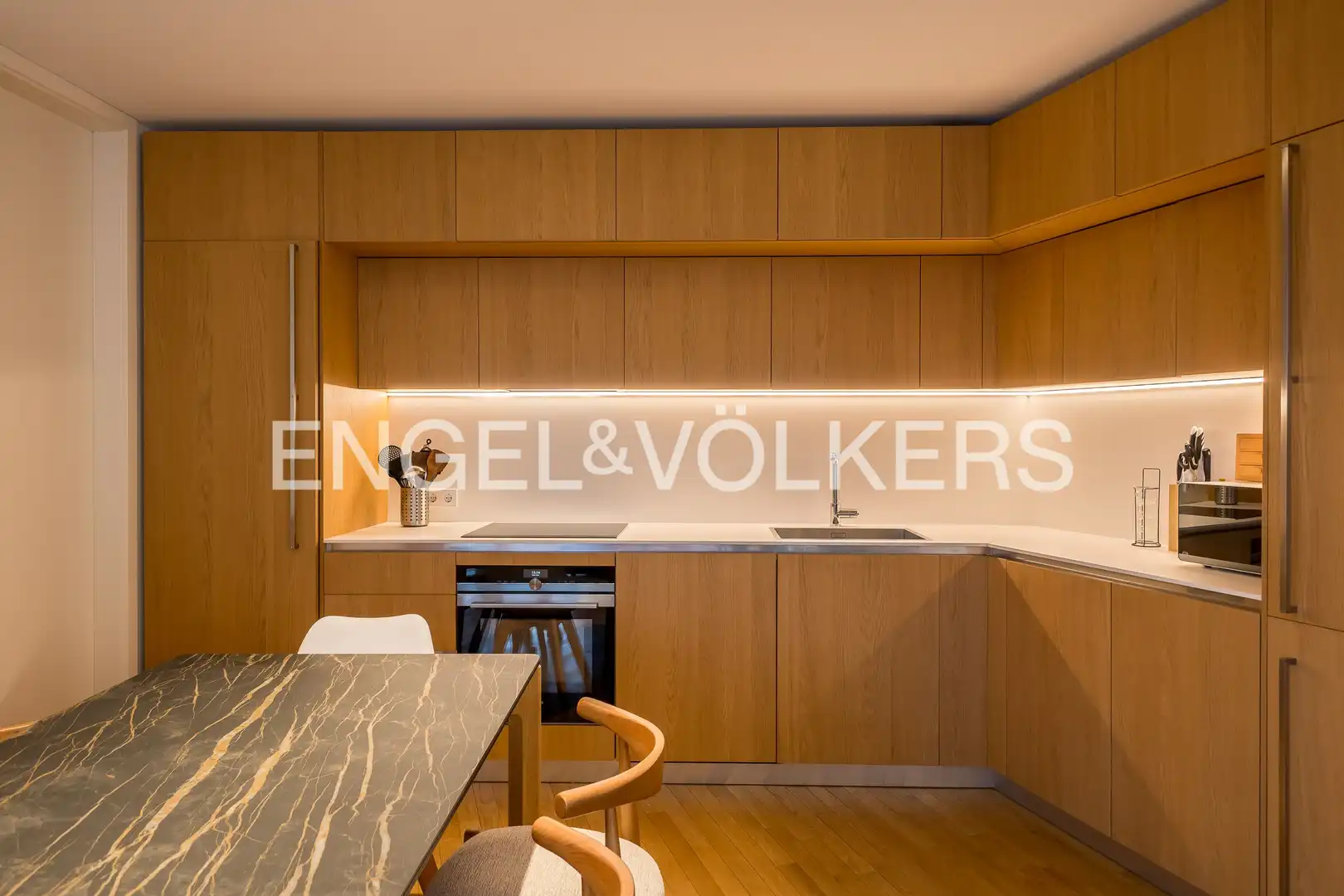Küche von Wohnung zum Verkauf in Madrid mit Klimaanlage, Heizung und Privatgarten