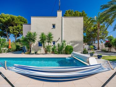 Villa con piscina in vendita a Benicolada - Las Adelfas
