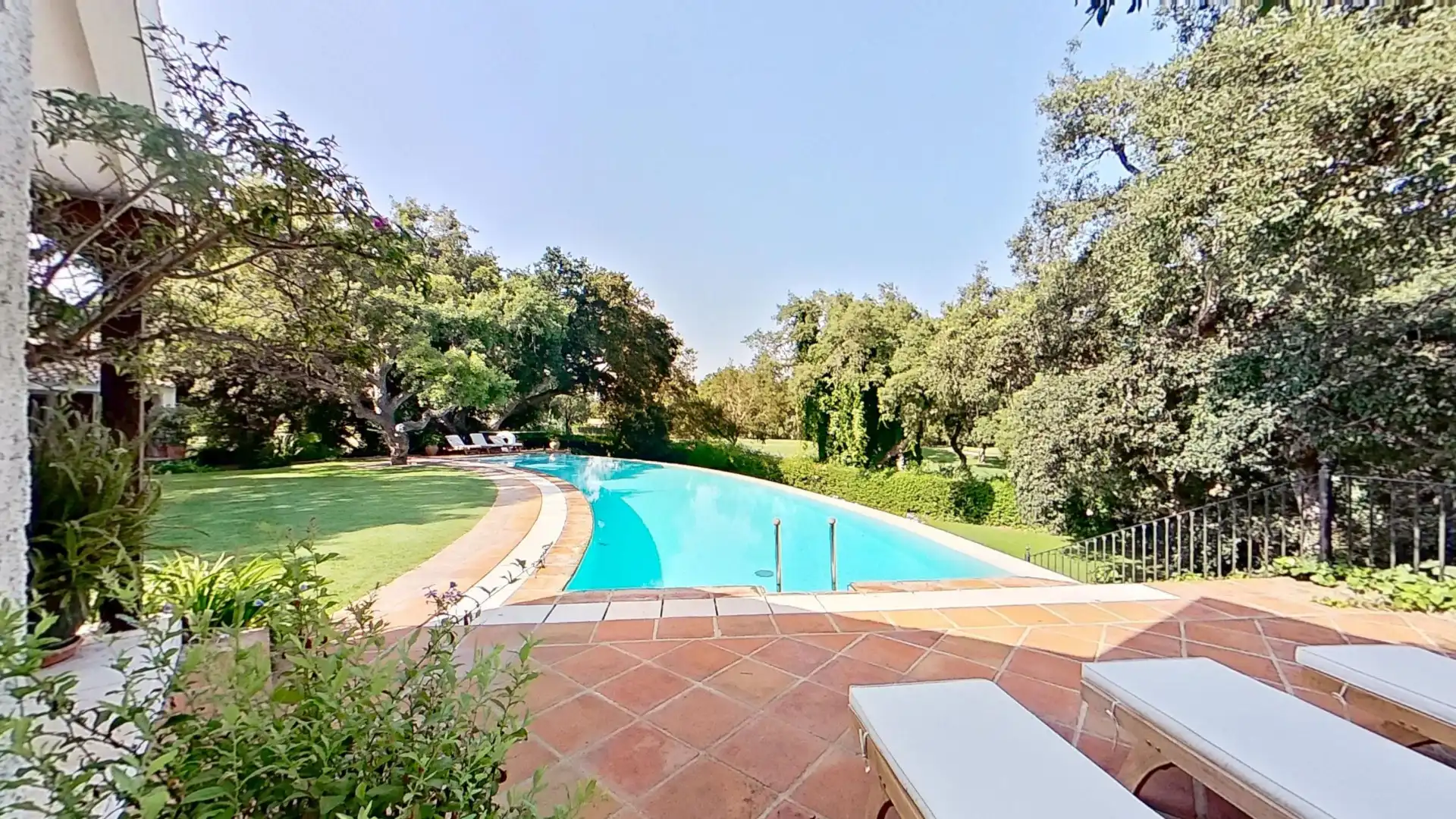 Haus mit Pool zum Verkauf in Sotogrande Costa