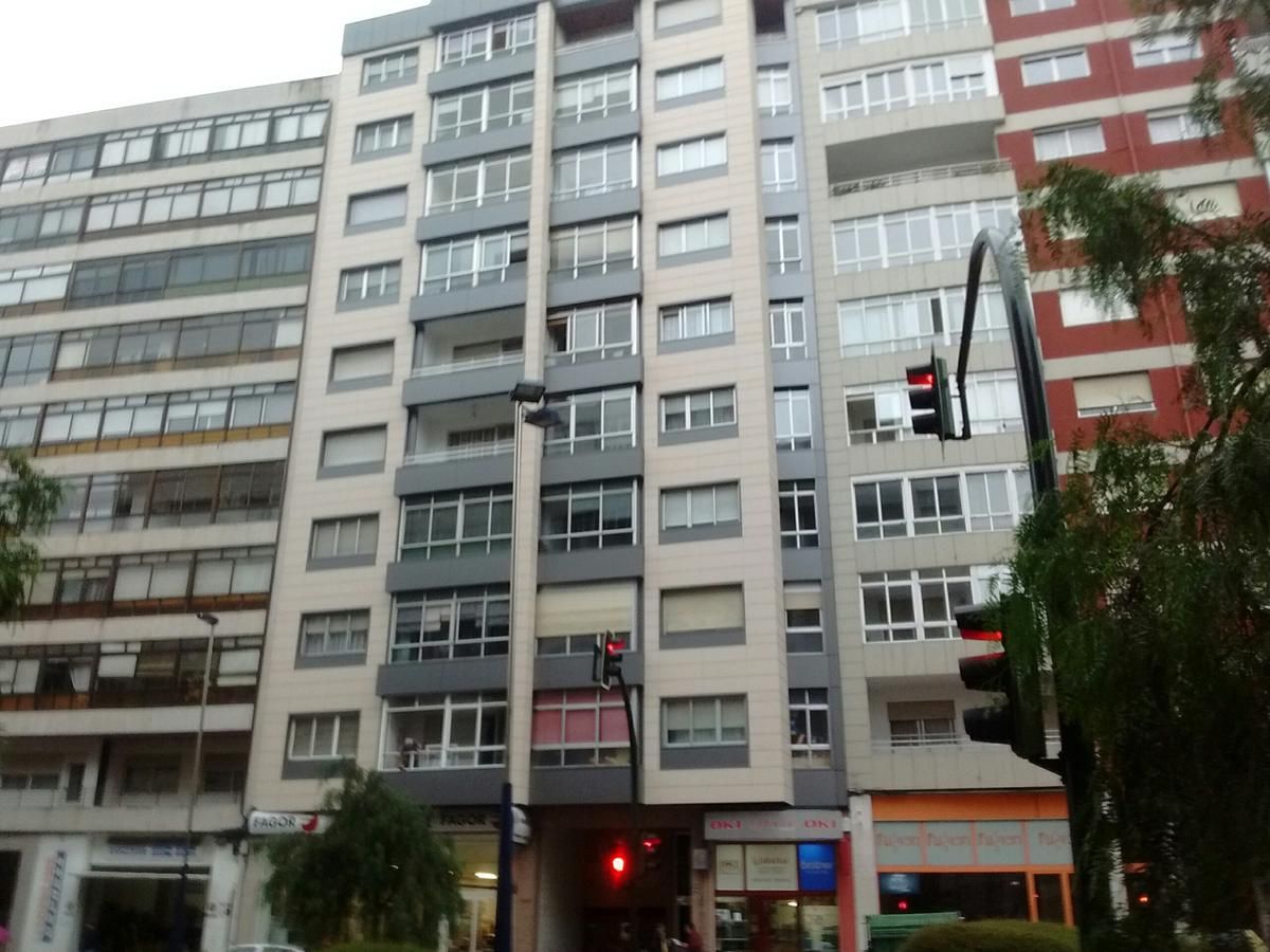 Vista exterior de Piso en venta en Vigo  con Trastero