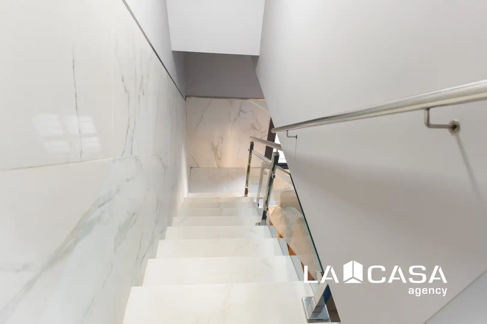 Houses for sale in Dos Hermanas  with Air Conditioner, Terrace and Storage room