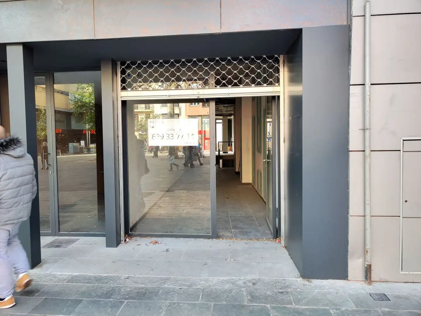 Local comercial de lloguer a Plaza Perpinyà 6, imagen 3