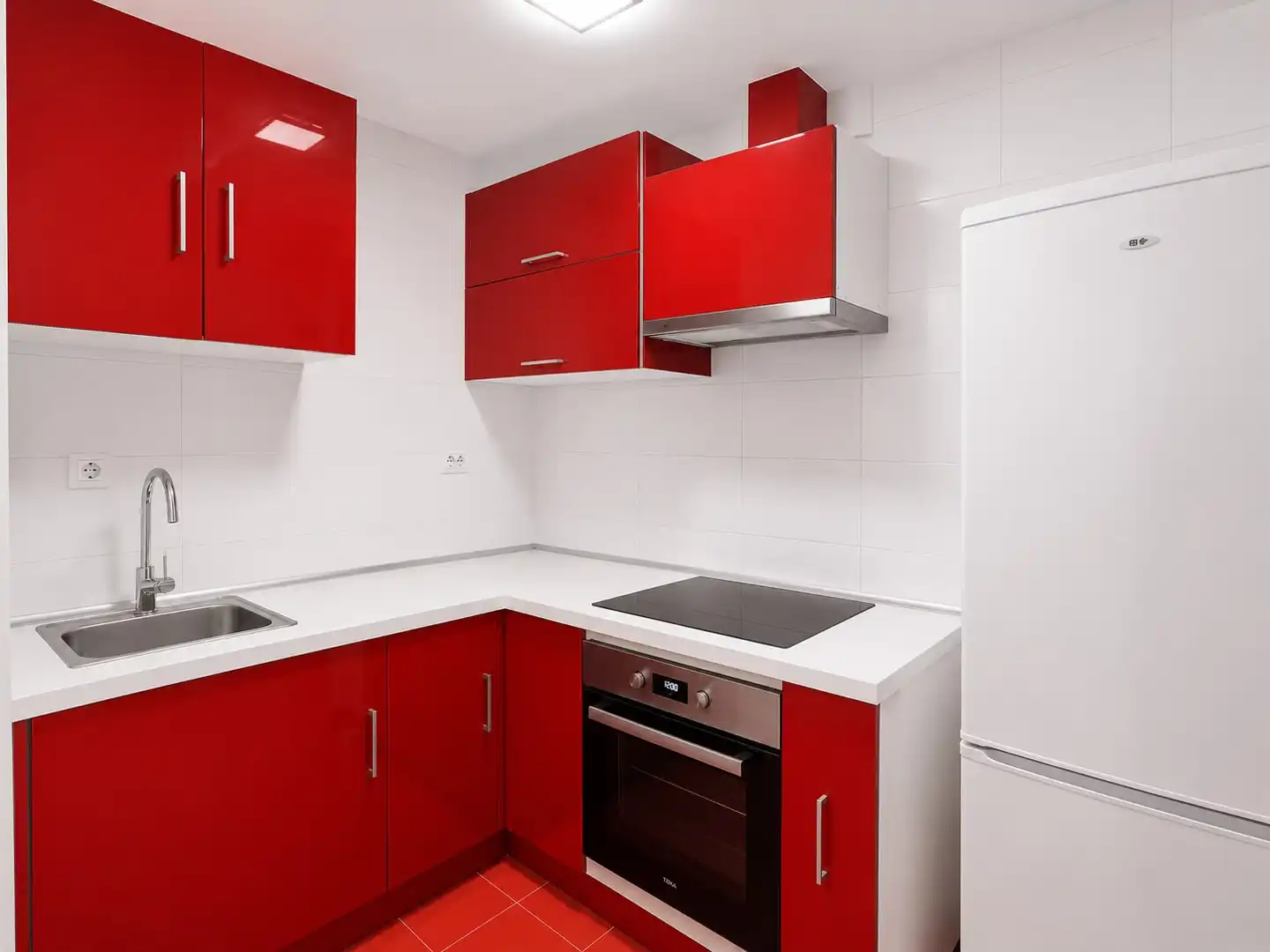 Kitchen of Flat for sale in Madrid  with Terrace, Oven and Washing machine
