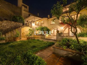 Casa amb piscina en venda a Major 22