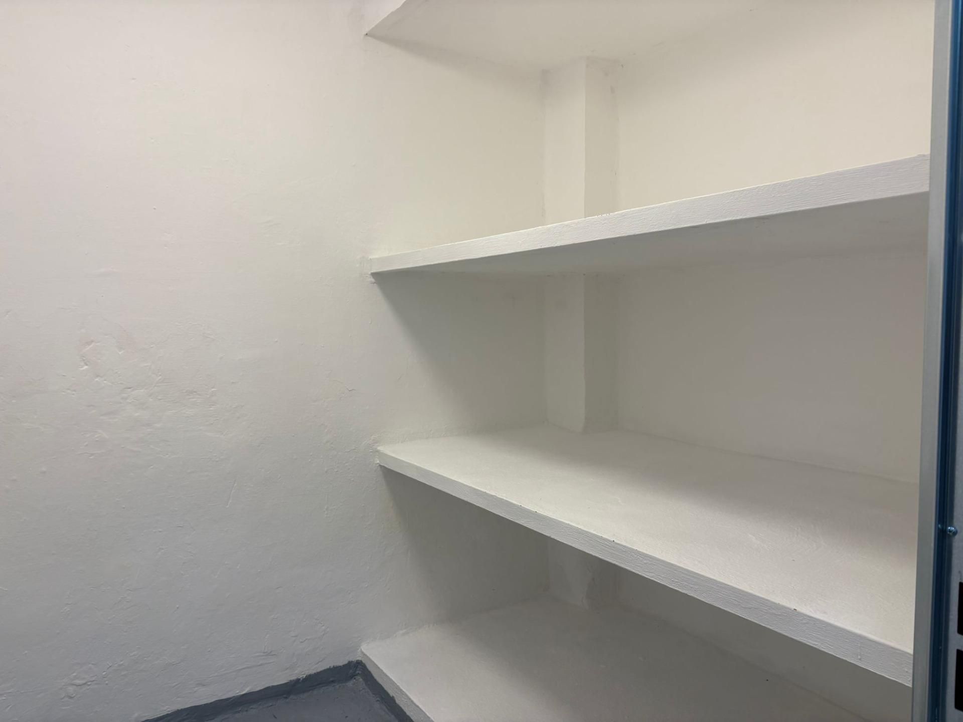 Box room to rent in Aldaia