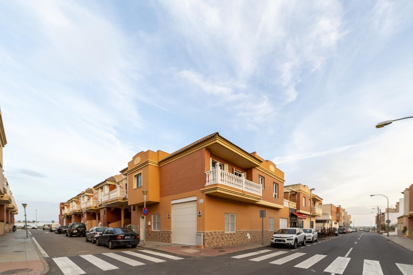 House or chalet for sale in Gazania, Costacabana - Loma Cabrera