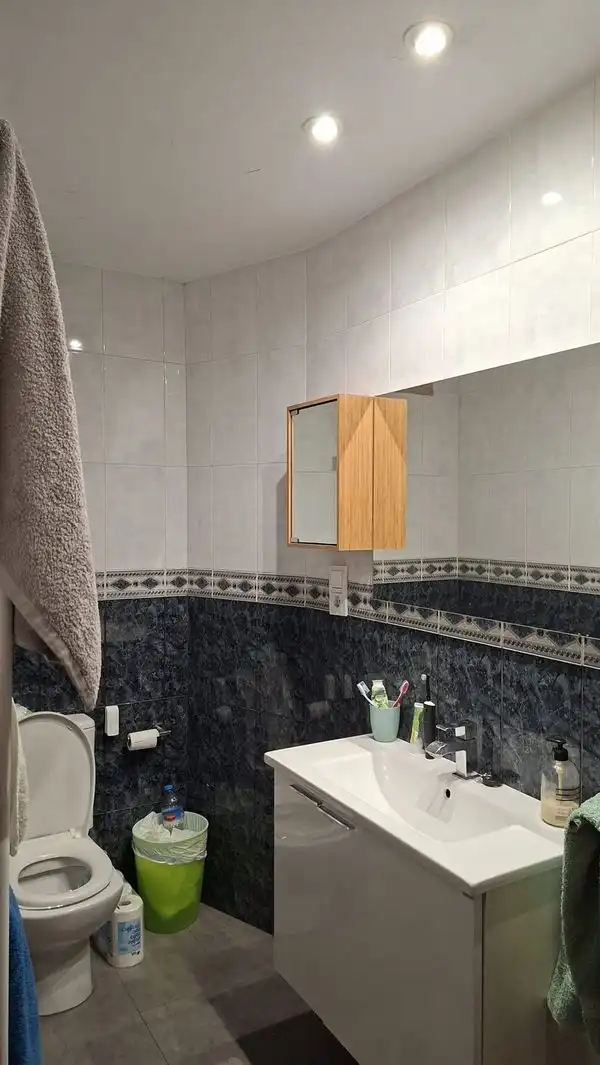 Badezimmer von Wohnung zum Verkauf in Granada mit Heizung, Möbliert und Balkon