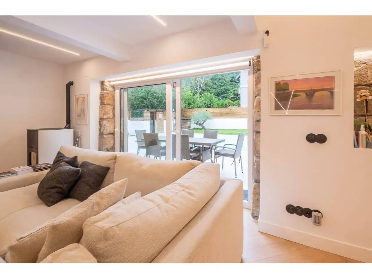 Sala d'estar de Casa o xalet en venda en Donostia - San Sebastián  amb Aire condicionat, Calefacció i Jardí privat