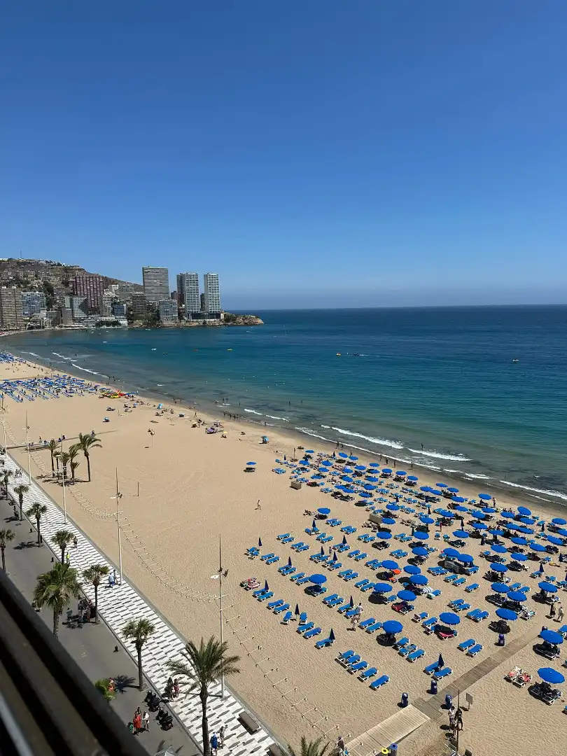 Vista exterior de Apartamento en venta en Benidorm con Aire acondicionado, Amueblado y Piscina comunitaria