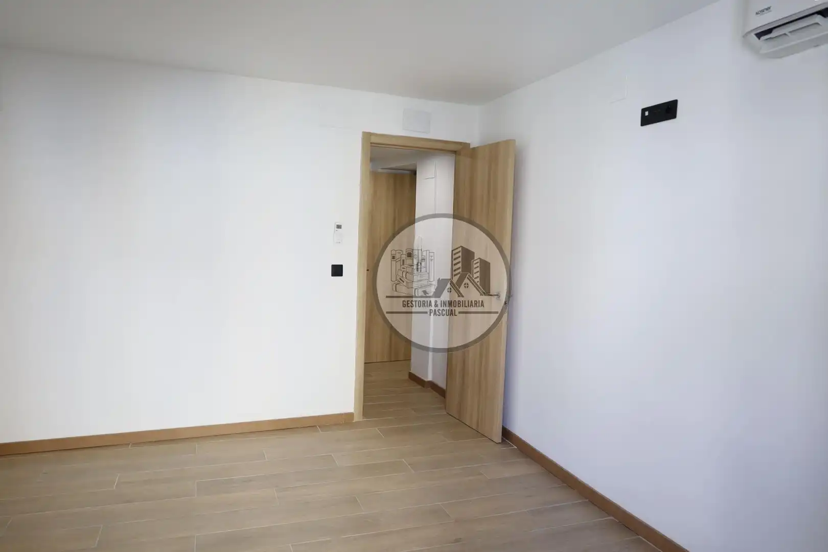 Dormitori de Casa o xalet en venda en Alcañiz amb Aire condicionat, Calefacció i Balcó