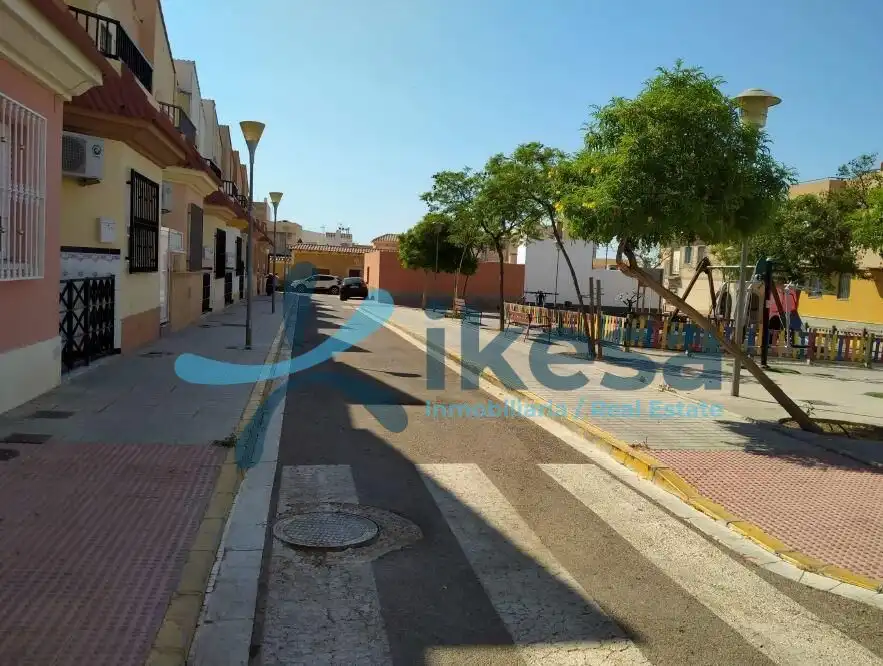 Vista exterior de Dúplex en venta en Almería